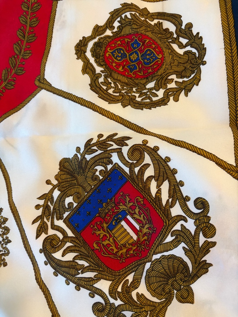 🇫🇷Hermès Carré 90 Les Armes de Paris Silk Scarf 34” Vintage Multi ❤️ - Picture 9 of 14